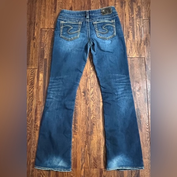 SILVER Aiko Bootcut Jean in Dark Wash Size 28 Waist / 33 Length - Picture 7 of 12